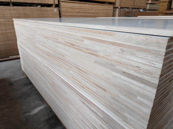Blockboard - Melamine-Faced Plywood Panel with Solid Wood Core - Image 3
